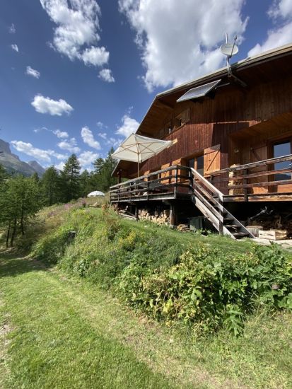 Exterior of the chalet l'Eterlou