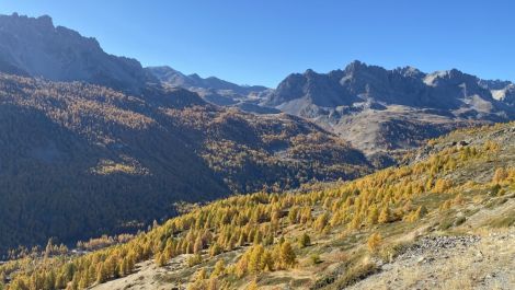 Chemin de ronde - Haute vall&eacute;e de la clar&eacute;e N&eacute;vache